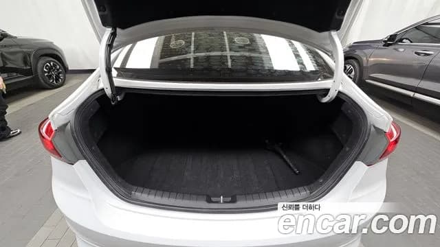 2017 Hyundai Avante AD 1.6 GDI Modern Sold VIN KMHD841DBHU381906 – side profile 2017 Hyundai Avante AD 1.6 GDI Modern Sold VIN KMHD841DBHU381906 – side profile