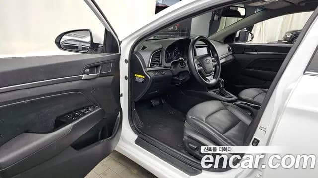 2017 Hyundai Avante AD 1.6 GDI Modern Sold VIN KMHD841DBHU381906 – trunk area 2017 Hyundai Avante AD 1.6 GDI Modern Sold VIN KMHD841DBHU381906 – trunk area