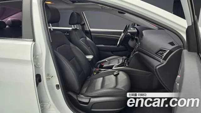 2017 Hyundai Avante AD 1.6 GDI Modern Sold VIN KMHD841DBHU408720 – trunk area 2017 Hyundai Avante AD 1.6 GDI Modern Sold VIN KMHD841DBHU408720 – trunk area