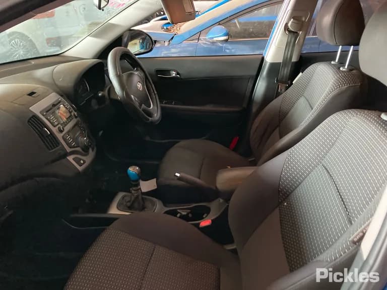 2010 Hyundai i30 Used VIN KMHDC51ELBU293038 – interior seats 2010 Hyundai i30 Used VIN KMHDC51ELBU293038 – interior seats