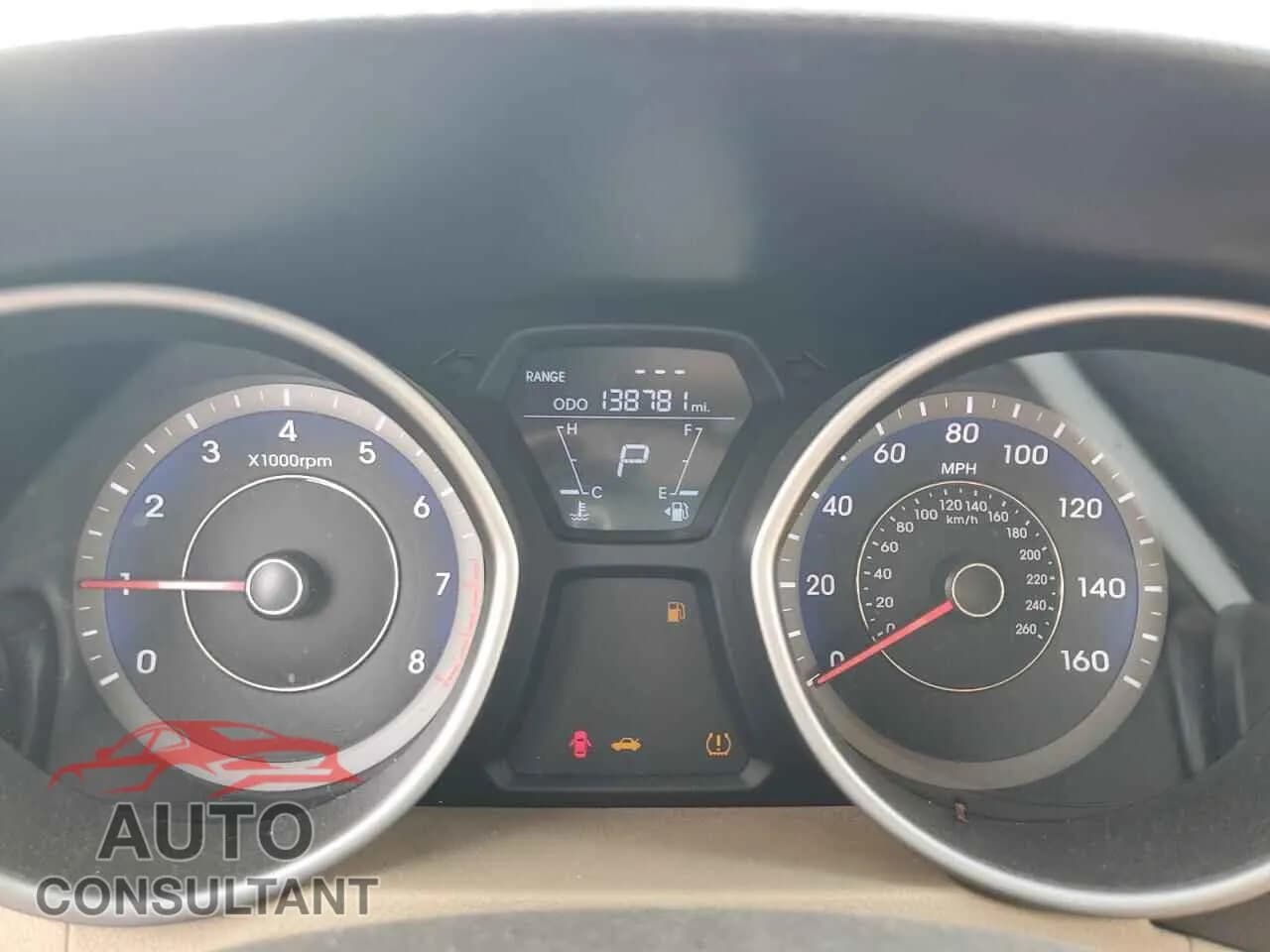 2013 HYUNDAI ELANTRA Damaged VIN KMHDH4AE1DU723071 – trunk area 2013 HYUNDAI ELANTRA Damaged VIN KMHDH4AE1DU723071 – trunk area