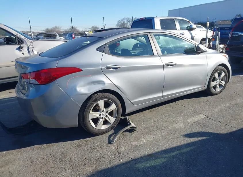2013 HYUNDAI Elantra Used VIN KMHDH4AE9DU781901 – engine bay 2013 HYUNDAI Elantra Used VIN KMHDH4AE9DU781901 – engine bay