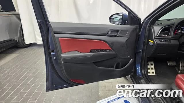 2018 Hyundai Avante AD 1.6 Turbo Sport Sold VIN KMHDR41BGJU574331 – trunk area 2018 Hyundai Avante AD 1.6 Turbo Sport Sold VIN KMHDR41BGJU574331 – trunk area