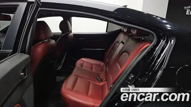 2018 Hyundai Avante AD 1.6 Turbo Sport Sold VIN KMHDR41BGJU758176 – exterior detail 2018 Hyundai Avante AD 1.6 Turbo Sport Sold VIN KMHDR41BGJU758176 – exterior detail