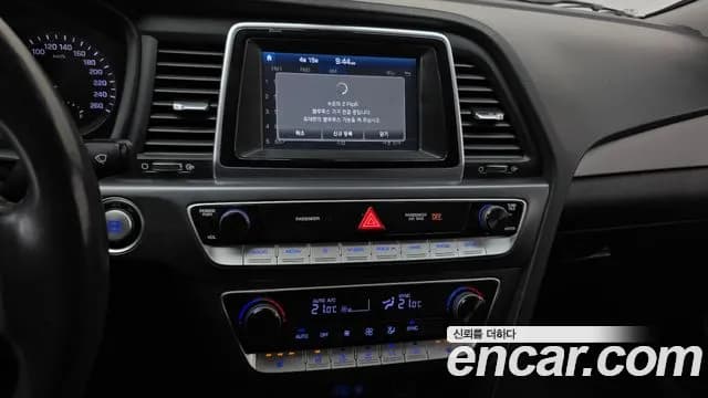 2018 Hyundai Sonata New Rise 2.0 Smart Sold VIN KMHE241CBJA351990 – trunk area 2018 Hyundai Sonata New Rise 2.0 Smart Sold VIN KMHE241CBJA351990 – trunk area