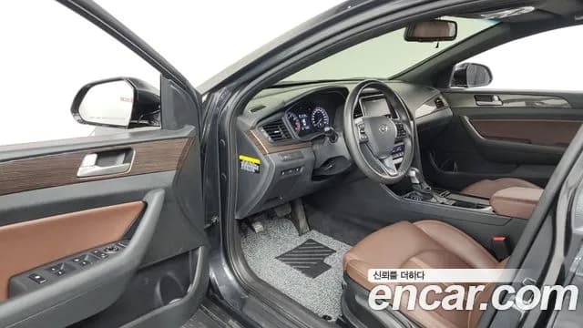 2018 Hyundai Sonata New Rise 2.0 Smart Sold VIN KMHE241CBJA358281 – exterior detail 2018 Hyundai Sonata New Rise 2.0 Smart Sold VIN KMHE241CBJA358281 – exterior detail