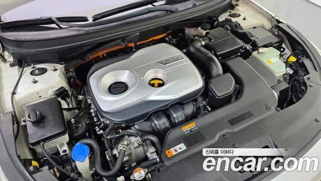 2017 Hyundai LF Sonata Hybrid 2.0 HEV Sold VIN KMHE3413BHA061121 – engine bay 2017 Hyundai LF Sonata Hybrid 2.0 HEV Sold VIN KMHE3413BHA061121 – engine bay