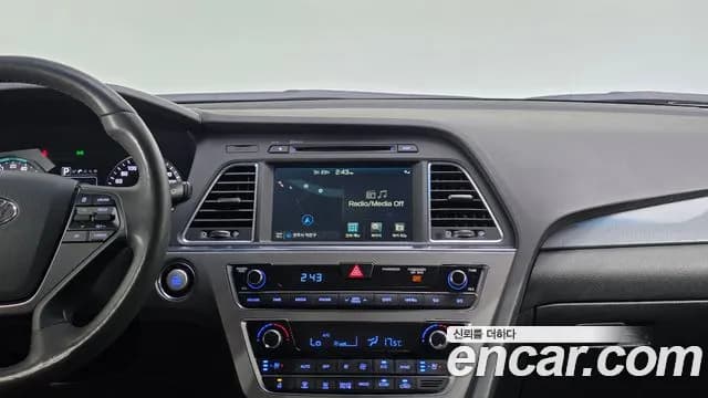 2017 Hyundai LF Sonata Hybrid 2.0 HEV Sold VIN KMHE3413BHA061121 – photo 11 2017 Hyundai LF Sonata Hybrid 2.0 HEV Sold VIN KMHE3413BHA061121 – photo 11