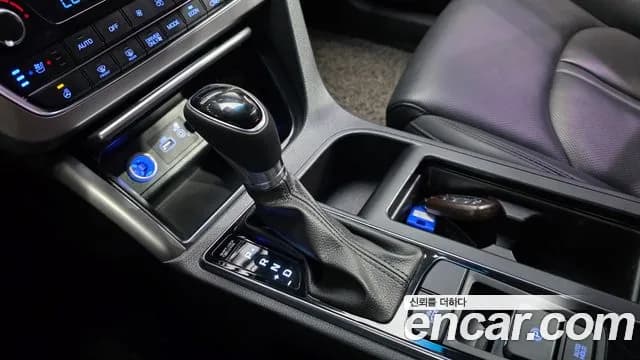 2017 Hyundai LF Sonata Hybrid 2.0 HEV Sold VIN KMHE3413BHA061121 – photo 17 2017 Hyundai LF Sonata Hybrid 2.0 HEV Sold VIN KMHE3413BHA061121 – photo 17