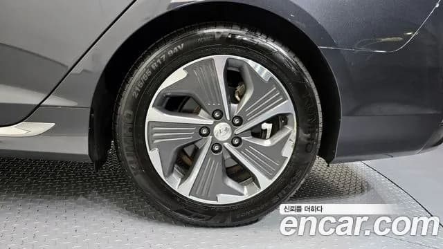 2018 Hyundai Sonata New Rise Hybrid Premium Sold VIN KMHE3413BJA068405 – photo 26 2018 Hyundai Sonata New Rise Hybrid Premium Sold VIN KMHE3413BJA068405 – photo 26
