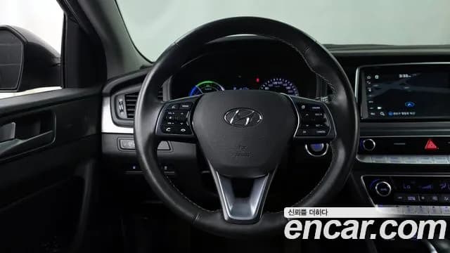 2018 Hyundai Sonata New Rise Hybrid Modern Sold VIN KMHE3413BJA070321 – trunk area 2018 Hyundai Sonata New Rise Hybrid Modern Sold VIN KMHE3413BJA070321 – trunk area