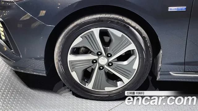 2018 Hyundai Sonata New Rise Hybrid Premium Sold VIN KMHE3413BJA078938 – front exterior 2018 Hyundai Sonata New Rise Hybrid Premium Sold VIN KMHE3413BJA078938 – front exterior