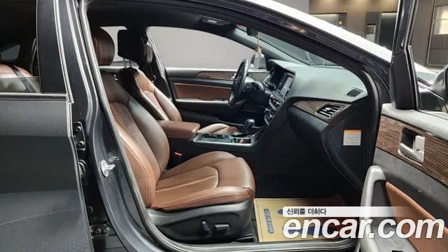 2018 Hyundai Sonata New Rise Hybrid Premium Sold VIN KMHE3413BJA078938 – trunk area 2018 Hyundai Sonata New Rise Hybrid Premium Sold VIN KMHE3413BJA078938 – trunk area