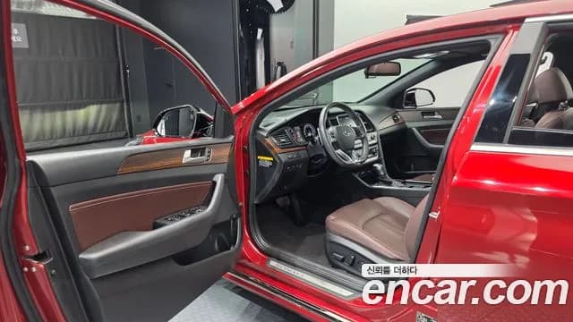2018 Hyundai Sonata New Rise 1.6 Turbo Premium Sold VIN KMHE3416GJA346132 – trunk area 2018 Hyundai Sonata New Rise 1.6 Turbo Premium Sold VIN KMHE3416GJA346132 – trunk area