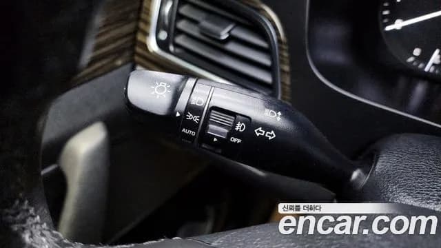 2017 Hyundai LF Sonata 2.0 Smart Sold VIN KMHE341CBHA300576 – dashboard 2017 Hyundai LF Sonata 2.0 Smart Sold VIN KMHE341CBHA300576 – dashboard
