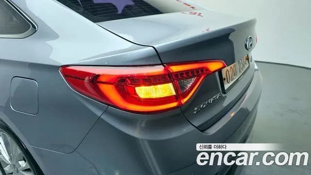 2017 Hyundai LF Sonata 2.0 Smart Sold VIN KMHE341CBHA310973 – exterior detail 2017 Hyundai LF Sonata 2.0 Smart Sold VIN KMHE341CBHA310973 – exterior detail
