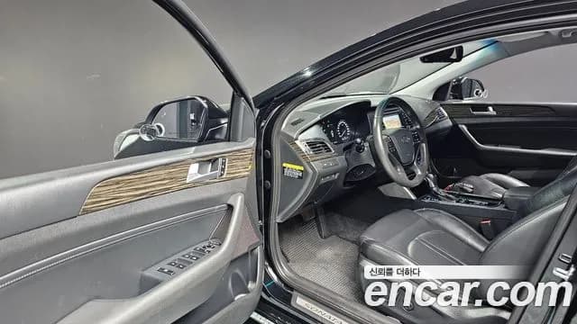 2017 Hyundai LF Sonata 2.0 Premium Sold VIN KMHE341CBHA344688 – front exterior 2017 Hyundai LF Sonata 2.0 Premium Sold VIN KMHE341CBHA344688 – front exterior