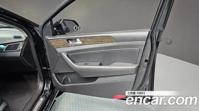 2017 Hyundai LF Sonata 2.0 Premium Sold VIN KMHE341CBHA344688 – photo 22 2017 Hyundai LF Sonata 2.0 Premium Sold VIN KMHE341CBHA344688 – photo 22