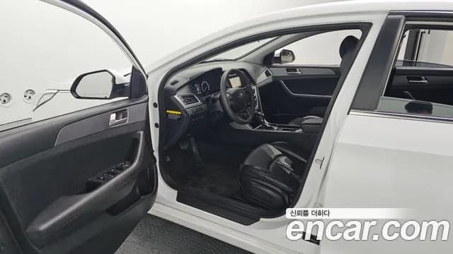 2017 Hyundai LF Sonata LPI Smart Sold VIN KMHE341DBHA320477 – rear exterior 2017 Hyundai LF Sonata LPI Smart Sold VIN KMHE341DBHA320477 – rear exterior