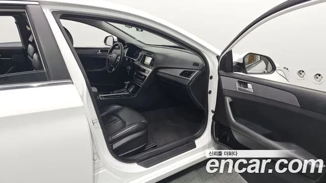 2017 Hyundai LF Sonata LPI Smart Sold VIN KMHE341DBHA320477 – dashboard 2017 Hyundai LF Sonata LPI Smart Sold VIN KMHE341DBHA320477 – dashboard