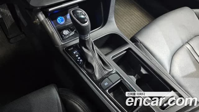 2017 Hyundai LF Sonata LPI Smart Sold VIN KMHE341DBHA321628 – trunk area 2017 Hyundai LF Sonata LPI Smart Sold VIN KMHE341DBHA321628 – trunk area