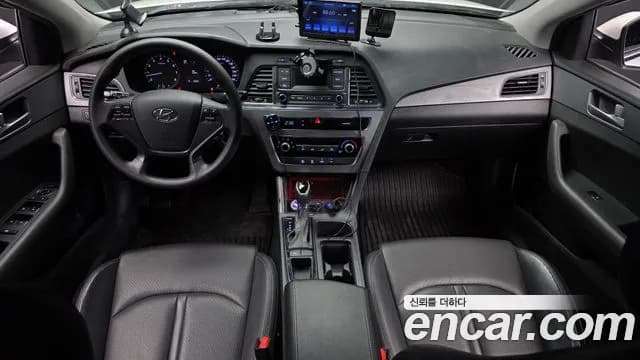 2017 Hyundai LF Sonata LPI TAXI Sold VIN KMHE341DBHA350122 – rear exterior 2017 Hyundai LF Sonata LPI TAXI Sold VIN KMHE341DBHA350122 – rear exterior