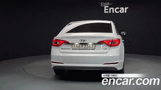 2017 Hyundai LF Sonata LPI TAXI Sold VIN KMHE341DBHA350122 – exterior detail 2017 Hyundai LF Sonata LPI TAXI Sold VIN KMHE341DBHA350122 – exterior detail