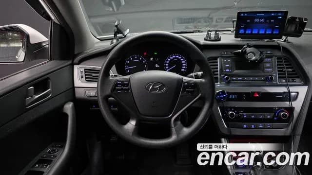 2017 Hyundai LF Sonata LPI TAXI Sold VIN KMHE341DBHA350122 – photo 17 2017 Hyundai LF Sonata LPI TAXI Sold VIN KMHE341DBHA350122 – photo 17