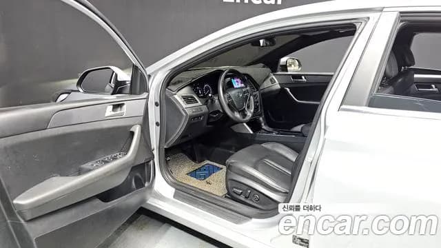 2017 Hyundai LF Sonata LPI TAXI Sold VIN KMHE341DBHA364535 – engine bay 2017 Hyundai LF Sonata LPI TAXI Sold VIN KMHE341DBHA364535 – engine bay