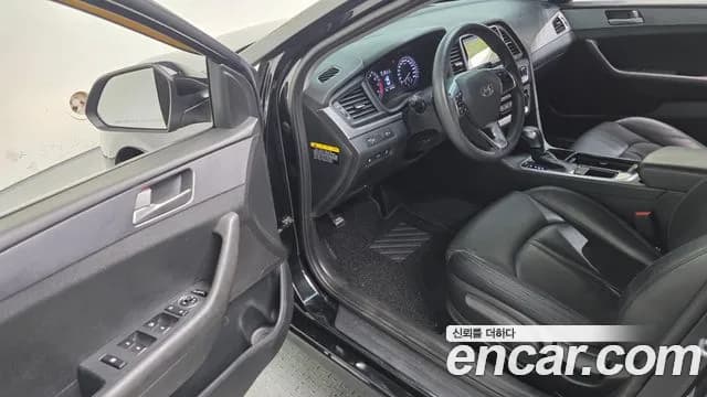 2018 Hyundai Sonata New Rise LPI Style Sold VIN KMHE341DBJA382460 – exterior detail 2018 Hyundai Sonata New Rise LPI Style Sold VIN KMHE341DBJA382460 – exterior detail