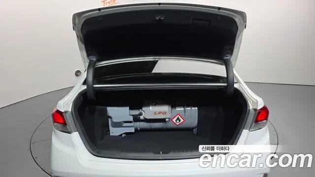 2018 Hyundai Sonata New Rise LPI Style Sold VIN KMHE341DBJA389408 – interior seats 2018 Hyundai Sonata New Rise LPI Style Sold VIN KMHE341DBJA389408 – interior seats