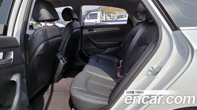 2018 Hyundai Sonata New Rise LPI Style Sold VIN KMHE341DBJA400108 – exterior detail 2018 Hyundai Sonata New Rise LPI Style Sold VIN KMHE341DBJA400108 – exterior detail