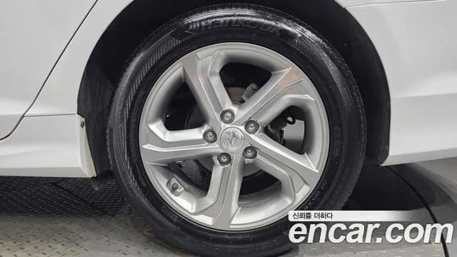 2018 Hyundai Sonata New Rise LPI Modern Sold VIN KMHE341DBJA420292 – photo 14 2018 Hyundai Sonata New Rise LPI Modern Sold VIN KMHE341DBJA420292 – photo 14