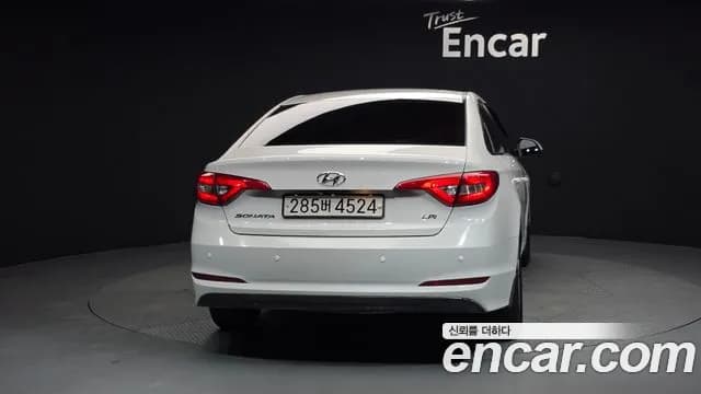 2018 Hyundai LF Sonata LPI TAXI Sold VIN KMHE341DBJA434887 – trunk area 2018 Hyundai LF Sonata LPI TAXI Sold VIN KMHE341DBJA434887 – trunk area