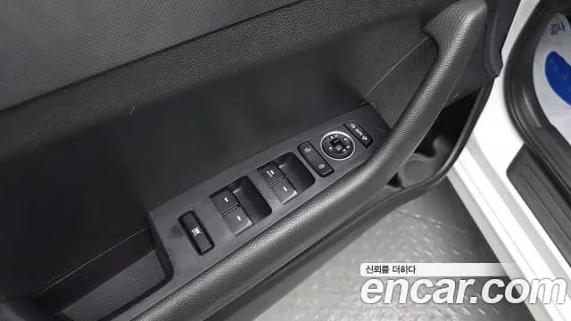 2019 Hyundai Sonata New Rise LPI Style Sold VIN KMHE341DBKA501802 – exterior detail 2019 Hyundai Sonata New Rise LPI Style Sold VIN KMHE341DBKA501802 – exterior detail