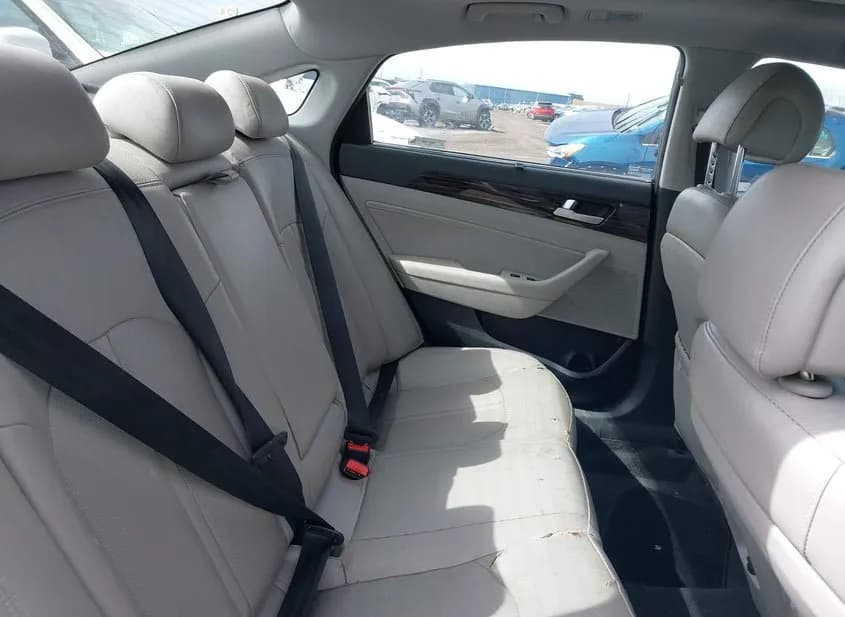 2016 HYUNDAI Sonata Used VIN KMHE34L12GA026365 – undercarriage 2016 HYUNDAI Sonata Used VIN KMHE34L12GA026365 – undercarriage