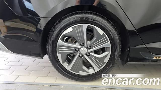 2018 Hyundai Sonata New Rise Hybrid Premium Sold VIN KMHE5413BJA080115 – photo 12 2018 Hyundai Sonata New Rise Hybrid Premium Sold VIN KMHE5413BJA080115 – photo 12