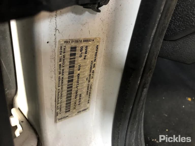 2010 Hyundai i45 Used VIN KMHEC41DMBA198292 – exterior detail 2010 Hyundai i45 Used VIN KMHEC41DMBA198292 – exterior detail