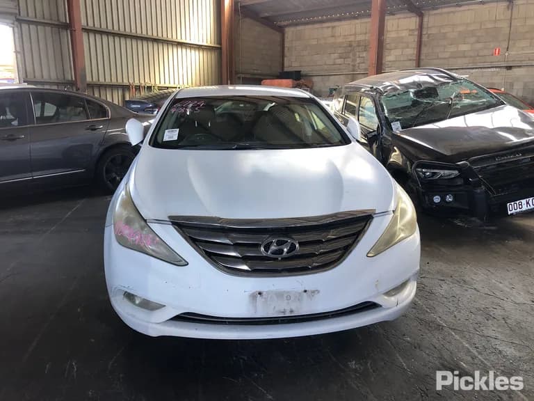 2010 Hyundai i45 Used VIN KMHEC41DMBA198292 – photo 14 2010 Hyundai i45 Used VIN KMHEC41DMBA198292 – photo 14