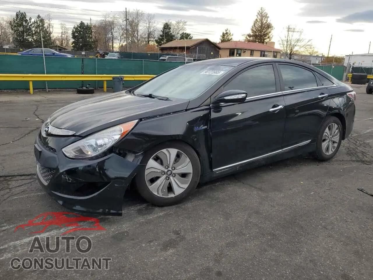 2013 HYUNDAI SONATA Damaged VIN KMHEC4A43DA083294 – front exterior 2013 HYUNDAI SONATA Damaged VIN KMHEC4A43DA083294 – front exterior