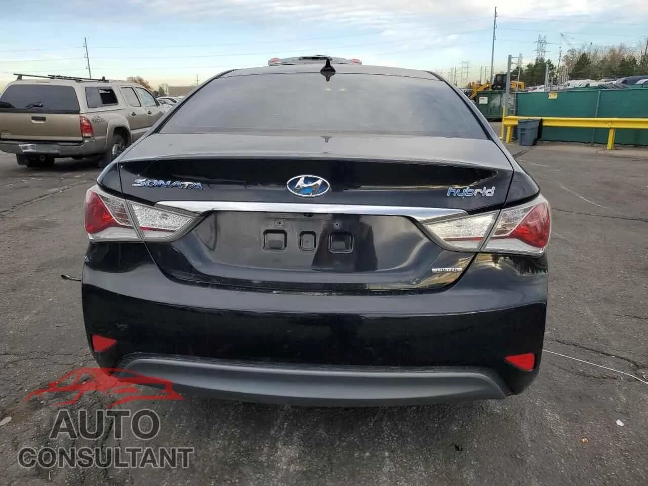 2013 HYUNDAI SONATA Damaged VIN KMHEC4A43DA083294 – engine bay 2013 HYUNDAI SONATA Damaged VIN KMHEC4A43DA083294 – engine bay