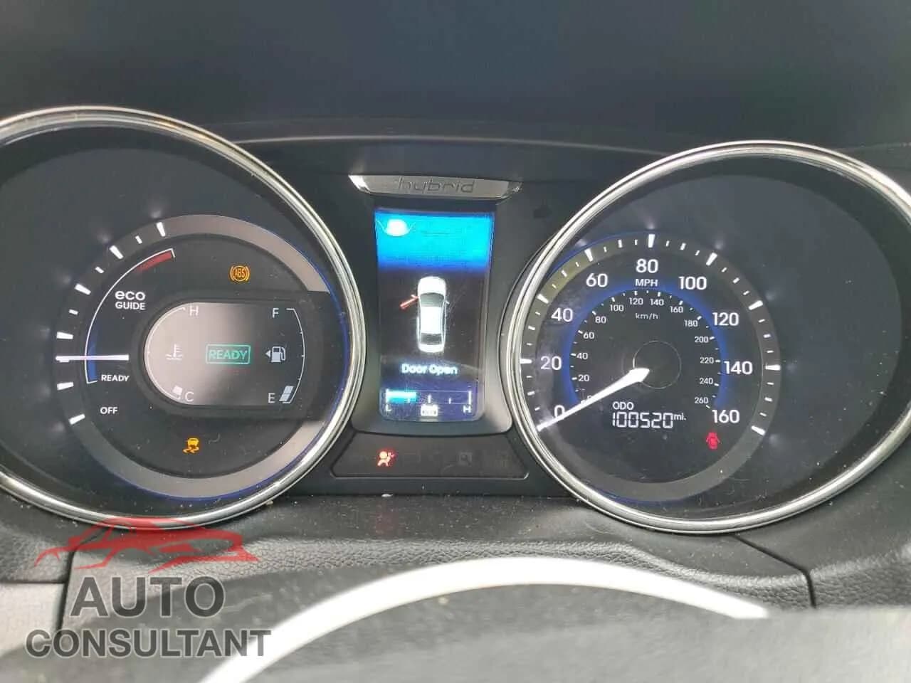 2013 HYUNDAI SONATA Damaged VIN KMHEC4A43DA083294 – trunk area 2013 HYUNDAI SONATA Damaged VIN KMHEC4A43DA083294 – trunk area