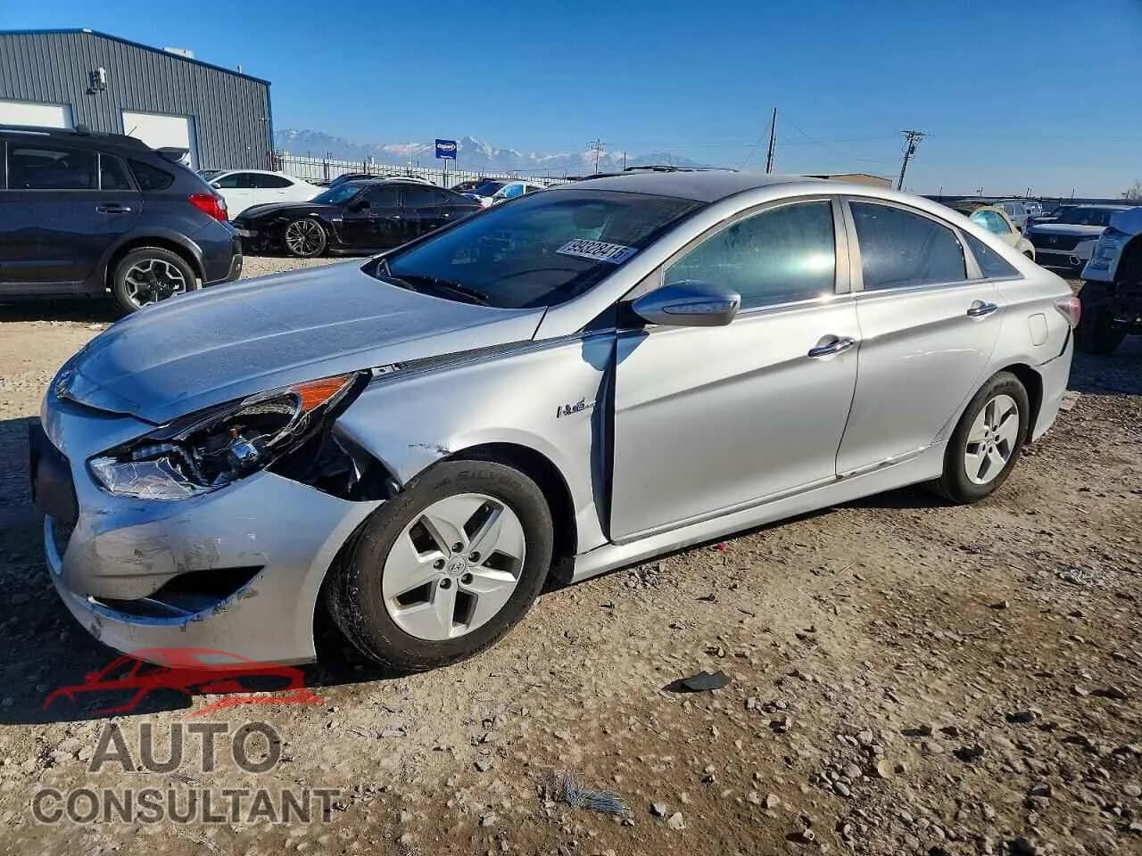 2012 HYUNDAI SONATA Damaged VIN KMHEC4A49CA026208 – front exterior 2012 HYUNDAI SONATA Damaged VIN KMHEC4A49CA026208 – front exterior