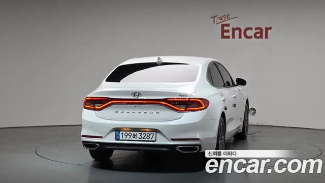 2018 Hyundai Grandeur IG Hybrid Premium Sold VIN KMHF1413BJA014883 – photo 26 2018 Hyundai Grandeur IG Hybrid Premium Sold VIN KMHF1413BJA014883 – photo 26