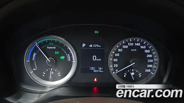 2018 Hyundai Grandeur IG Hybrid Premium Sold VIN KMHF1413BJA014883 – photo 32 2018 Hyundai Grandeur IG Hybrid Premium Sold VIN KMHF1413BJA014883 – photo 32