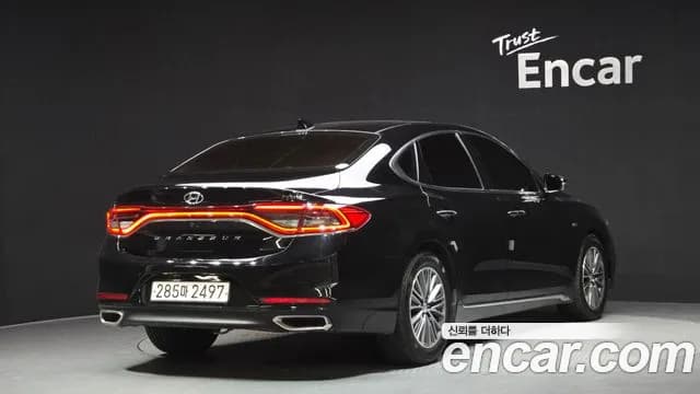 2018 Hyundai Grandeur IG Hybrid Premium Sold VIN KMHF1413BJA023377 – engine bay 2018 Hyundai Grandeur IG Hybrid Premium Sold VIN KMHF1413BJA023377 – engine bay