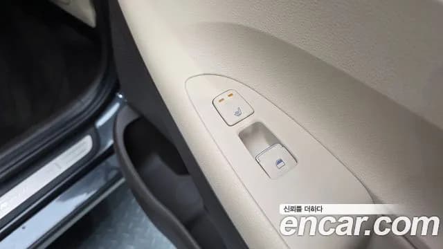 2019 Hyundai Grandeur IG Hybrid Premium Sold VIN KMHF1413BKA035654 – side profile 2019 Hyundai Grandeur IG Hybrid Premium Sold VIN KMHF1413BKA035654 – side profile