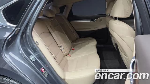 2019 Hyundai Grandeur IG Hybrid Premium Sold VIN KMHF1413BKA035654 – exterior detail 2019 Hyundai Grandeur IG Hybrid Premium Sold VIN KMHF1413BKA035654 – exterior detail