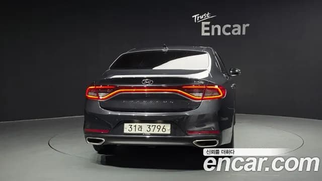 2019 Hyundai Grandeur IG Hybrid Premium Sold VIN KMHF1413BKA035654 – trunk area 2019 Hyundai Grandeur IG Hybrid Premium Sold VIN KMHF1413BKA035654 – trunk area