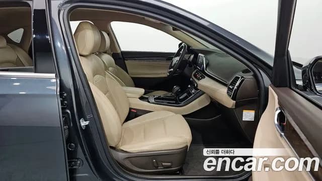 2019 Hyundai Grandeur IG Hybrid Premium Sold VIN KMHF1413BKA046814 – interior seats 2019 Hyundai Grandeur IG Hybrid Premium Sold VIN KMHF1413BKA046814 – interior seats